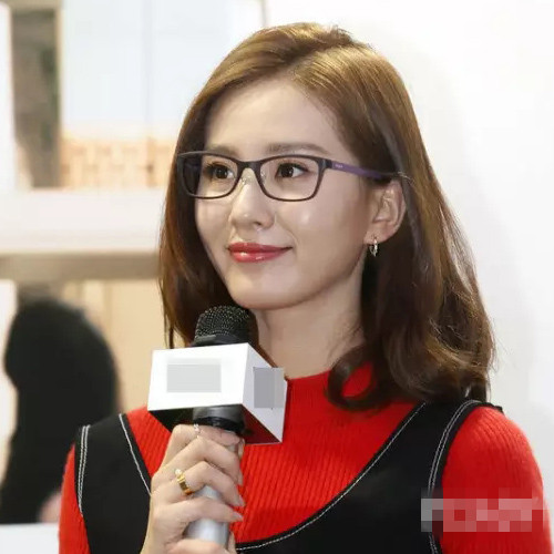 學(xué)女明星戴框架眼鏡？別人時髦你是Low！